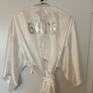 White bride robe